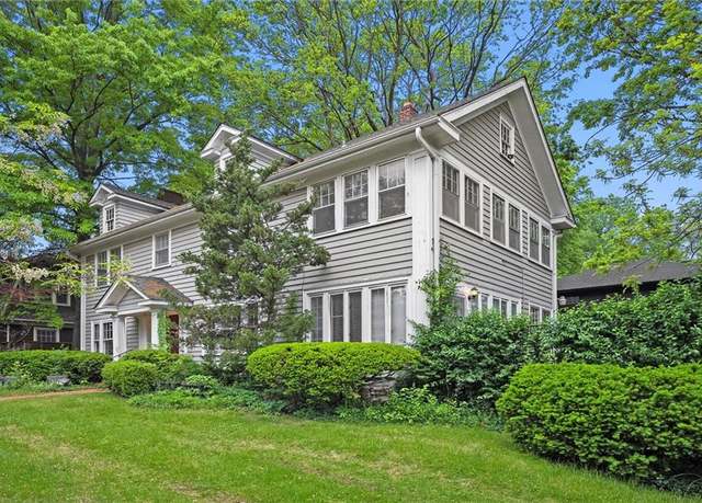 Property at 540 E 56th St, Kansas City, MO 64110, 4 beds, 2.5 baths