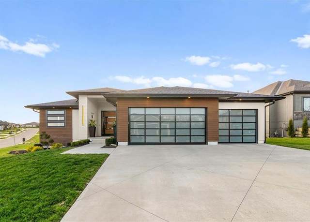 Property at 22530 W 87th Ter, Lenexa, KS 66227, 5 beds, 3 baths