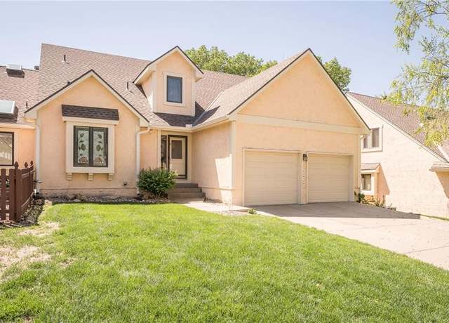 Property at 8522 Westgate St, Lenexa, KS 66215, 4 beds, 3.5 baths