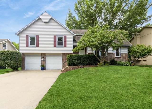 Property at 7753 W 154th Ter, Overland Park, KS 66223, 4 beds, 3 baths