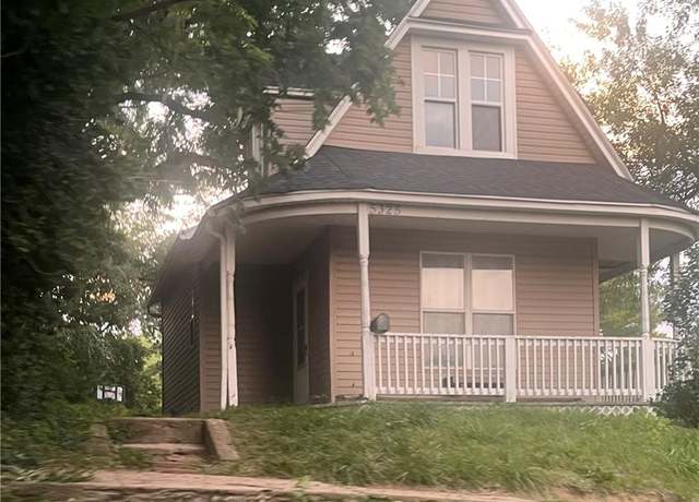 Property at 5325 Sawyer St, St Joseph, MO 64504, 3 beds, 1 bath