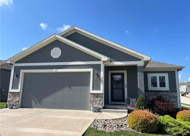 Property at 535 NW 110th St, Kansas City, MO 64155, 3 beds, 3 baths