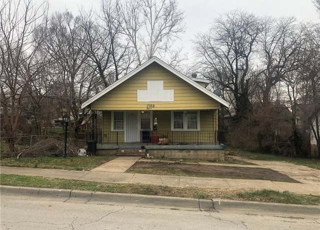 Property at 1703 E 50th St, Kansas City, MO 64110, 4 beds, 1.5 baths