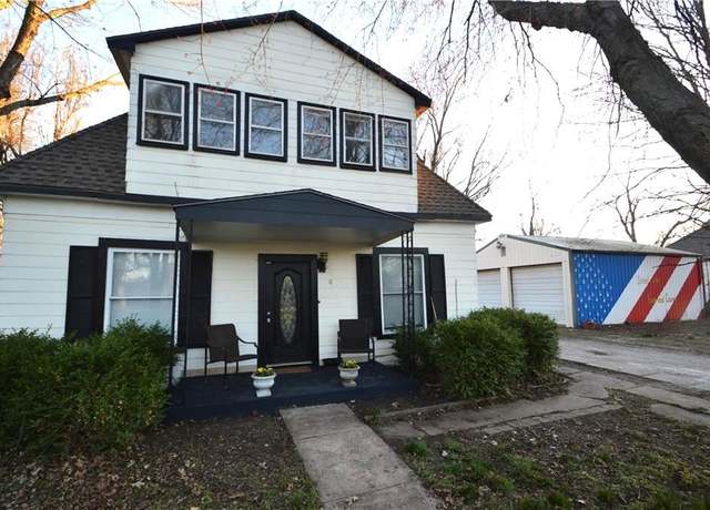 Property at 201 Mill St, Osawatomie, KS 66064, 3 beds, 1 bath