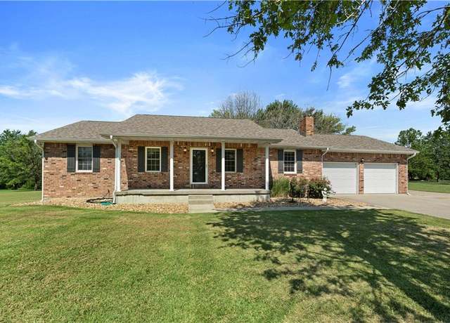 Property at 12621 E Oliver Pass, Nevada, MO 64772, 4 beds, 3.5 baths