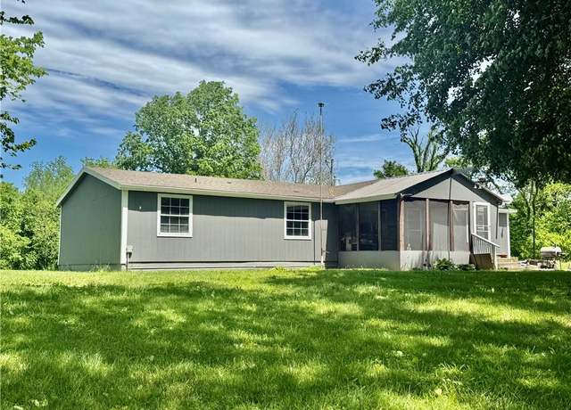Property at 8511 Markam Rd, Richmond, MO 64085, 3 beds, 2 baths