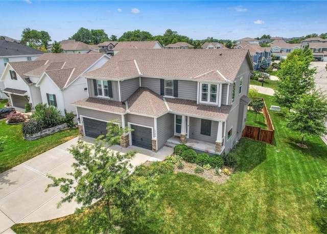 Property at 17304 S Schweiger Dr, Olathe, KS 66062, 5 beds, 4.5 baths