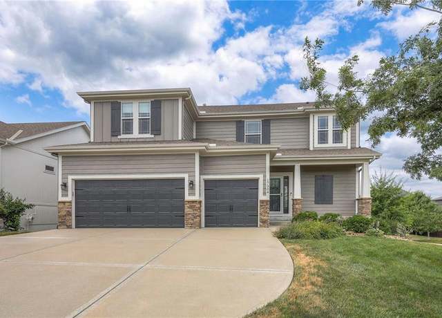 Property at 17304 S Schweiger Dr, Olathe, KS 66062, 5 beds, 4.5 baths