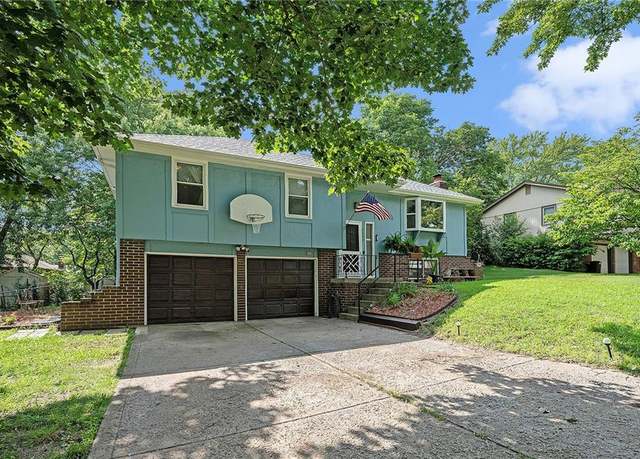 Property at 7608 N Serene Ave, Kansas City, MO 64152, 3 beds, 2.5 baths