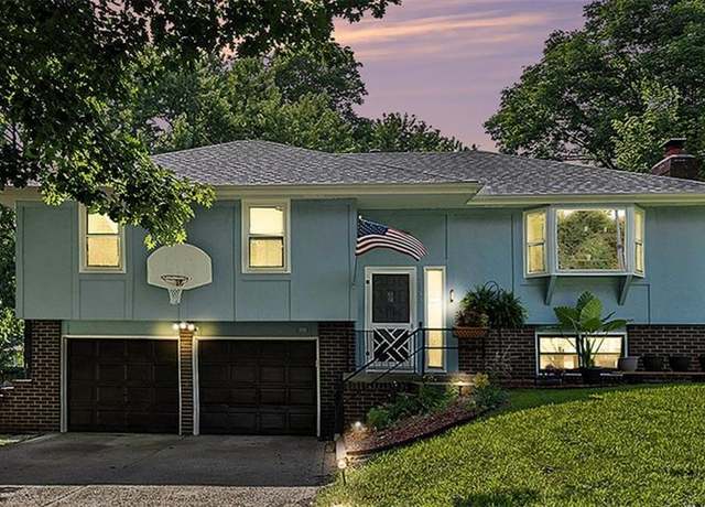 Property at 7608 N Serene Ave, Kansas City, MO 64152, 3 beds, 2.5 baths