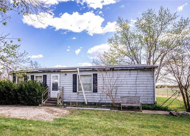 Property at 26045 W 343rd St, Paola, KS 66071, 3 beds, 2 baths