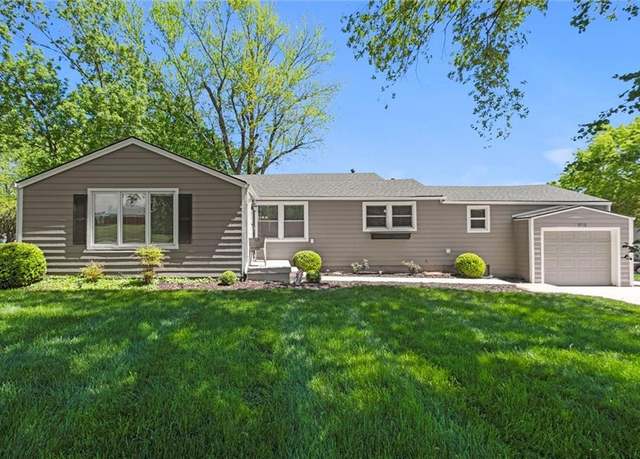 Property at 1721 NE Independence Ave, Lee's Summit, MO 64086, 3 beds, 2 baths