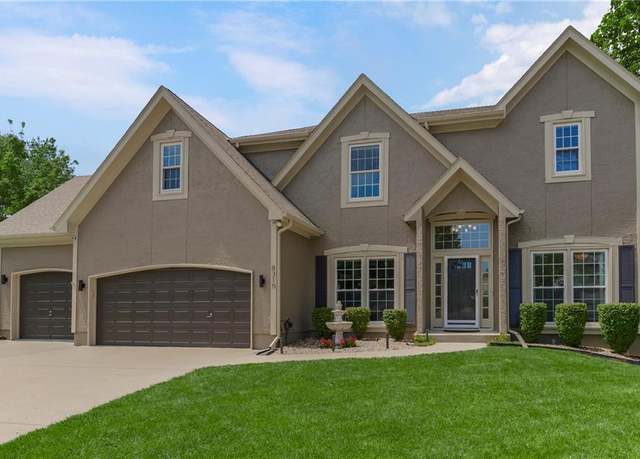 Property at 8315 NW 82nd St, Kansas City, MO 64152, 5 beds, 4.5 baths