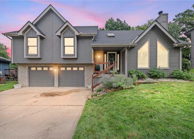 Property at 7807 N Adrian Ave, Kansas City, MO 64151, 3 beds, 2.5 baths