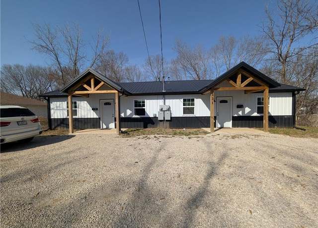 Property at 321 Dan St, Warrensburg, MO 64093, 2 beds