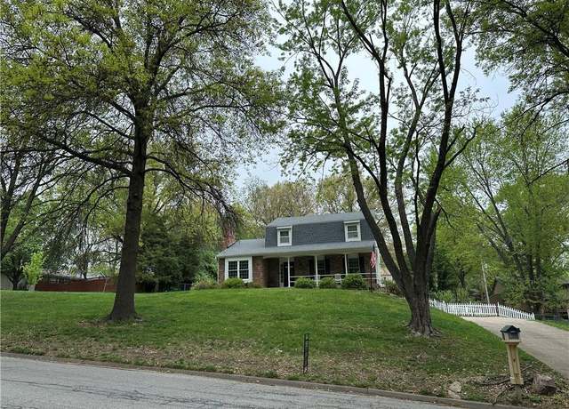 Property at 1142 Limit St, Leavenworth, KS 66048, 3 beds, 2.5 baths