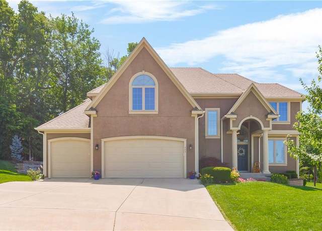 Property at 983 E 121st Pl, Olathe, KS 66061, 4 beds, 2.5 baths