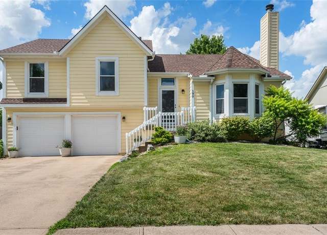 Property at 190 W Colleen Ct, Gardner, KS 66030, 4 beds, 3 baths