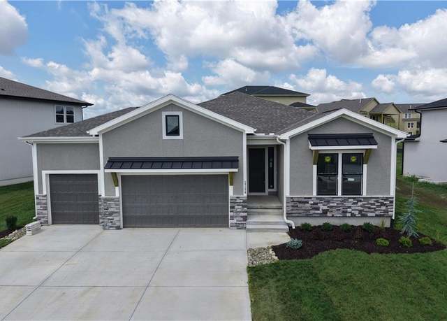 Property at 17178 S Heatherwood St, Olathe, KS 66062, 4 beds, 3.5 baths