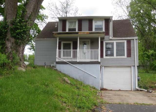 Property at 13105 E 61st St, Kansas City, MO 64133, 3 beds, 1.5 baths