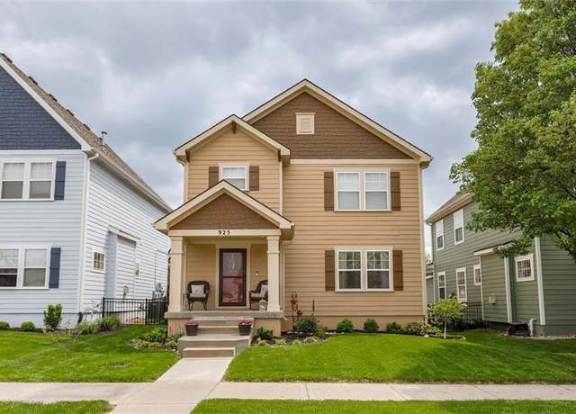 Property at 925 SW Ovation Dr, Lee's Summit, MO 64081, 3 beds, 3 baths