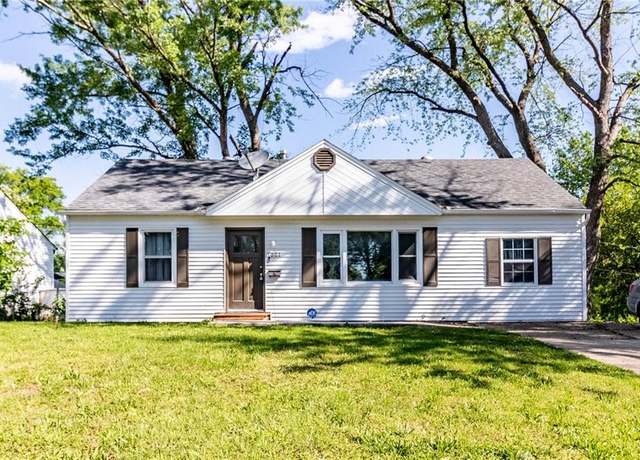 Property at 1007 Vest Dr, Warrensburg, MO 64093, 3 beds, 2 baths