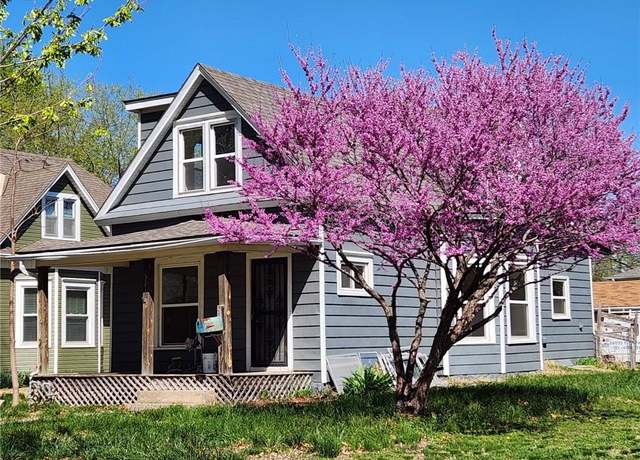 Property at 531 S Willow St, Ottawa, KS 66067, 4 beds, 2 baths