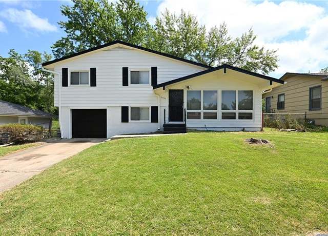Property at 5255 Spruce Ave, Kansas City, MO 64130, 3 beds, 1.5 baths