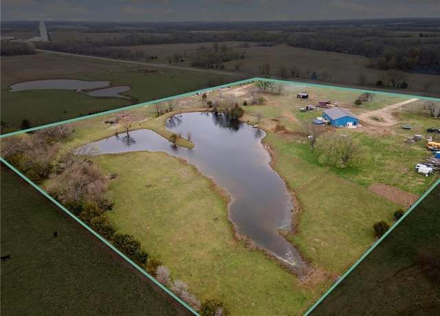 Property at 9523 59 Hwy, Erie, KS 66733, 4 beds, 2 baths