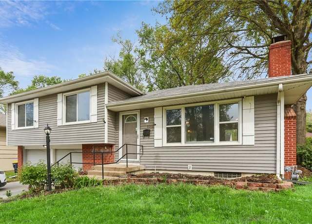 Property at 9312 Fairwood Dr, Kansas City, MO 64138, 3 beds, 2 baths