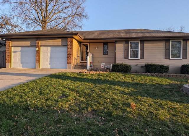 Property at 3316 Shannon Dr, Blue Springs, MO 64015, 3 beds, 2.5 baths
