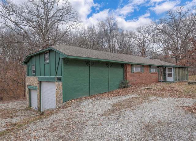 Property at 4324 N Hostetter Rd, Sibley, MO 64088, 5 beds, 2 baths