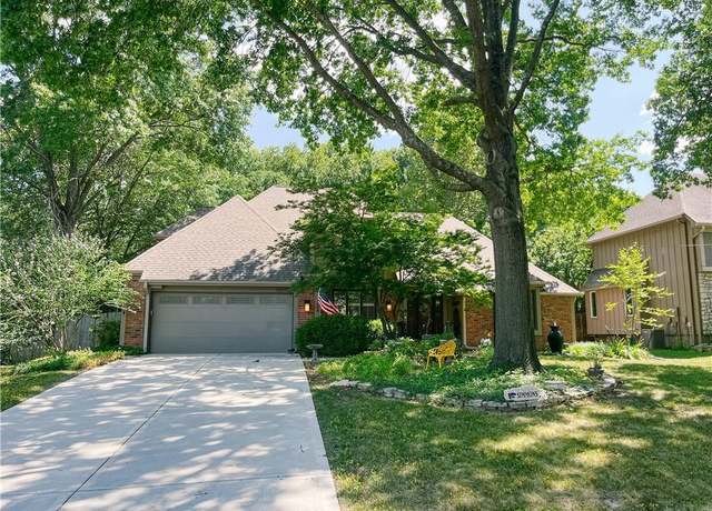 Property at 10201 W 121st St, Overland Park, KS 66213, 4 beds, 4 baths