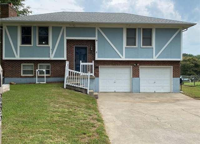 Property at 235 SE 111 Rd, Warrensburg, MO 64093, 3 beds, 1.5 baths