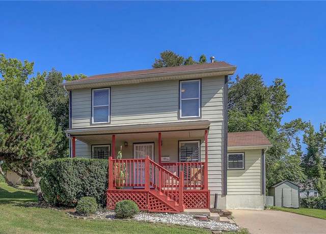 Property at 1610 E 37th St, Kansas City, MO 64109, 4 beds, 1.5 baths