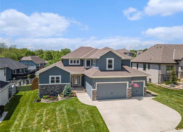 Property at 5320 N 101st Ter, Kansas City, KS 66109, 4 beds, 3.5 baths