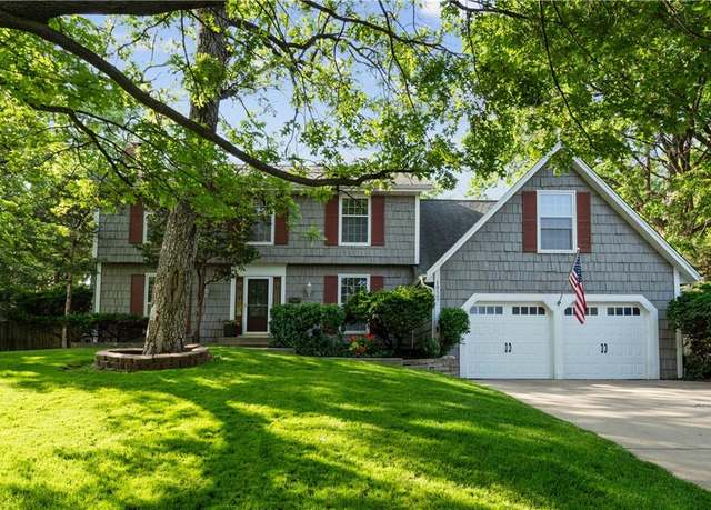 Property at 10507 W 52nd Cir, Shawnee, KS 66203, 4 beds, 3.5 baths