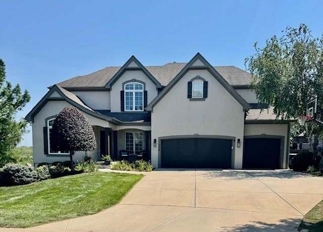 Property at 11559 S Lewis Dr, Olathe, KS 66061, 4 beds, 4.5 baths