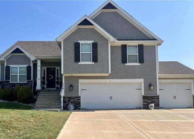 Property at 1410 NW 94 St, Kansas City, MO 64155, 4 beds, 2.5 baths