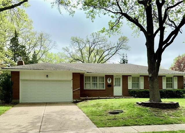 Property at 6919 Park Plaza Dr, Kansas City, MO 64151, 3 beds, 2 baths