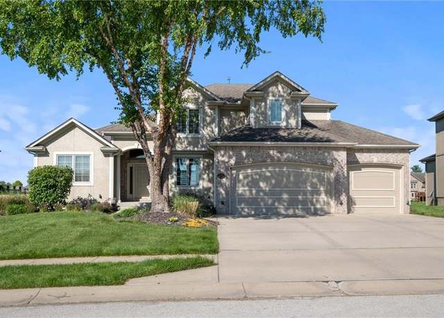 Property at 12990 N Crispin Way, Platte City, MO 64079, 4 beds, 3.5 baths