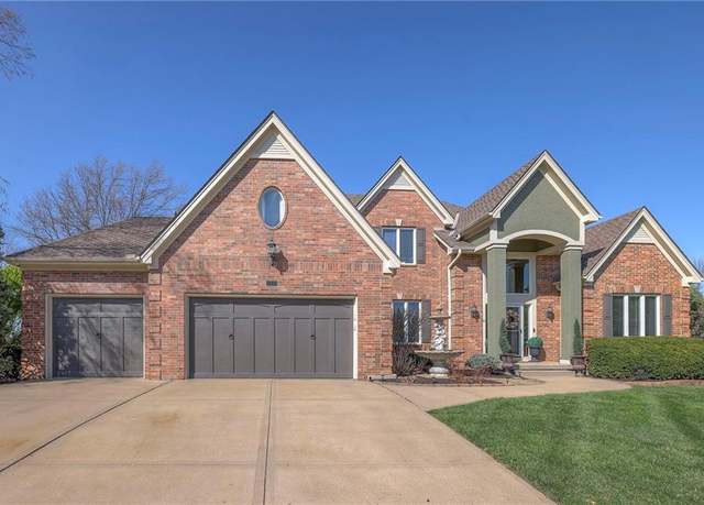 Property at 9320 Falcon Ridge Dr, Lenexa, KS 66220, 4 beds, 4.5 baths