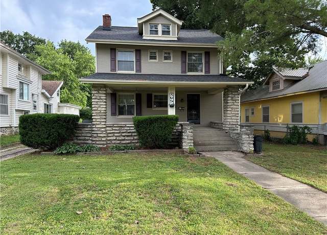 Property at 305 E Main St, Richmond, MO 64085, 3 beds, 2 baths