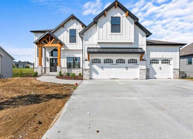 Property at 4726 NW Sienna Rdg, Riverside, MO 64150, 4 beds, 4 baths