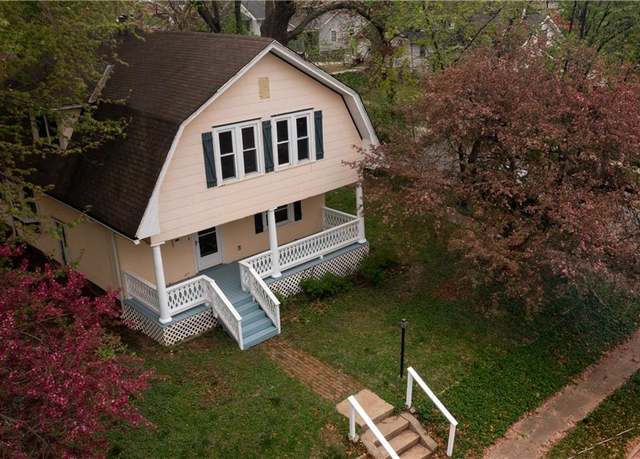 Property at 2704 Doniphan Ave, St Joseph, MO 64507, 3 beds, 2 baths