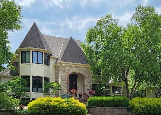 Property at 12804 Russell St, Overland Park, KS 66209, 5 beds, 4.5 baths
