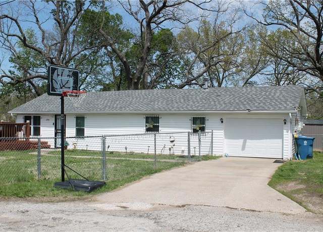 Property at 6700 Dr Martin Luther King Jr Blvd, Kansas City, MO 64129, 3 beds, 1 bath