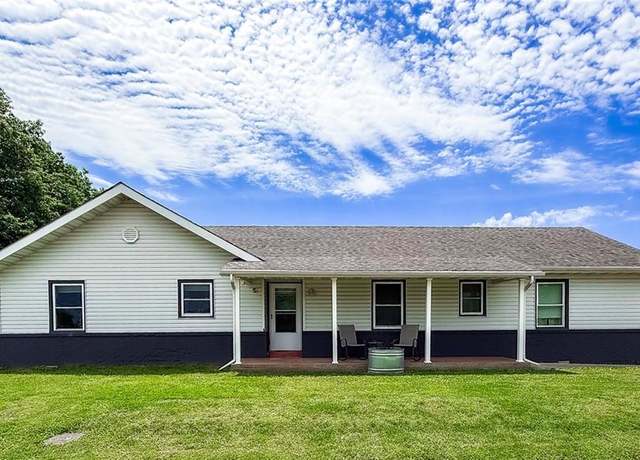 Property at 706 E Centennial Dr, Pittsburg, KS 66762, 4 beds, 2 baths
