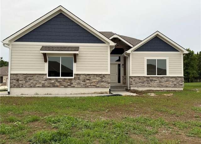 Property at 9301 SW Leviathan Ct, Lee's Summit, MO 64064, 4 beds, 3 baths