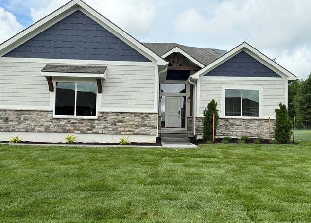 Property at 9301 SW Leviathan Ct, Lee's Summit, MO 64064, 4 beds, 3 baths